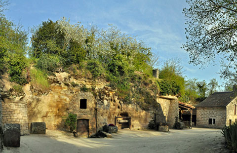 Troglodyte village (Rochemenier)
