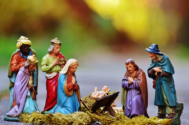 christmas-crib-figures-1060017_640