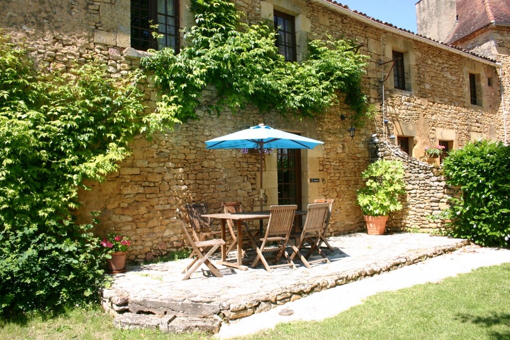 Gitesearch - view of typical gite or Holiday cottage France