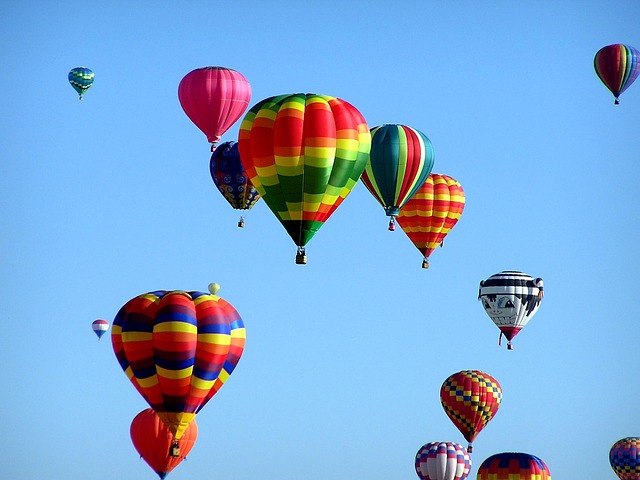 Gitesearch - Hot Air Ballooning in France