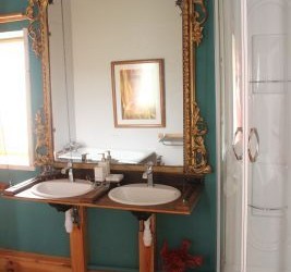 Chez Hiboux - bathroom