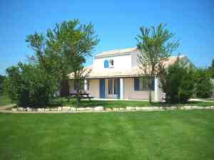 La Maison was built in 2006 on the site where the old windmill  at le moulin boutillon stood.