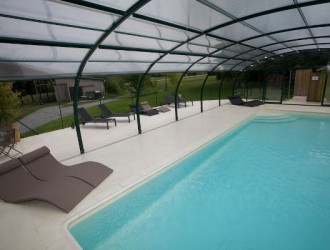 pool_and_terrace-600-400