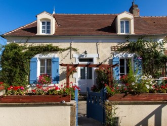 Rose Farmhouse and Front Garden