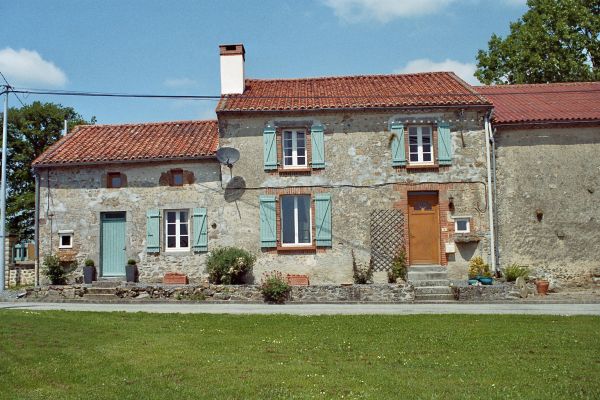 Les Deux Maisons Self Catering in France