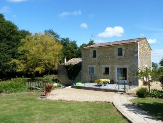 Le Moulin de Beaumont in the midday sun