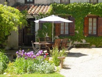 Front patio and alfresco dining area