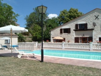 all_pool_lamp_post